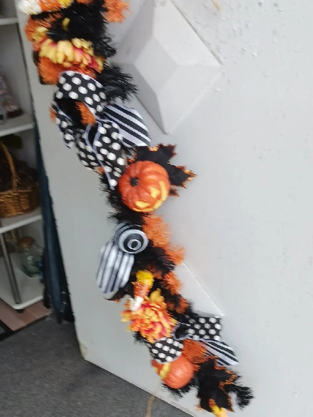 Stunning! Halloween Black and Orange Decorative Garland - Home Accents 🎃💐